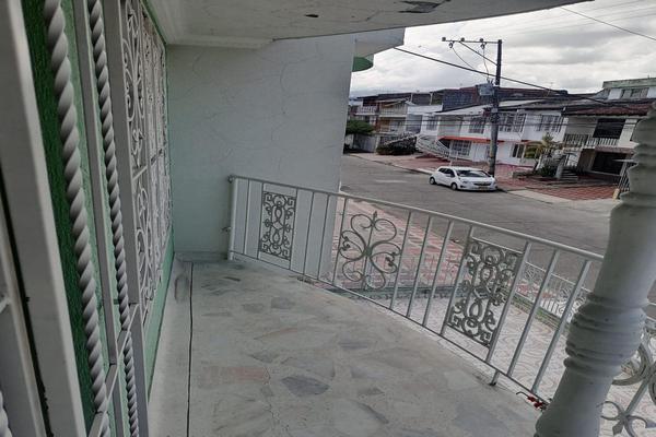 SE VENDE CASA BIFAMILIAR EN EL FATIMA