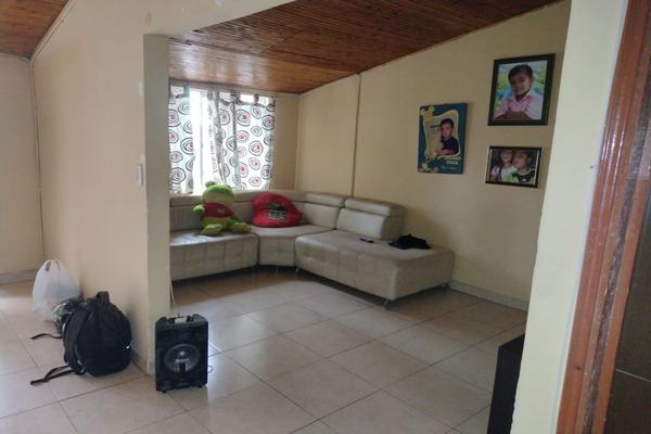SE VENDE CASA ESQUINERA GRANDE EN EL BARRIO LA ESPERANZA