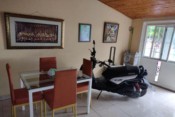 SE VENDE CASA ESQUINERA GRANDE EN EL BARRIO LA ESPERANZA