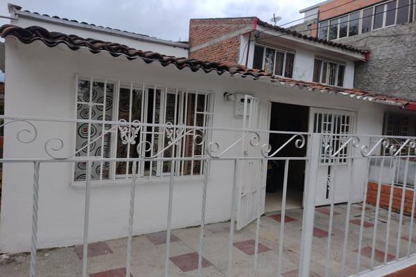 SE VENDE CASA ESQUINERA GRANDE EN EL BARRIO LA ESPERANZA
