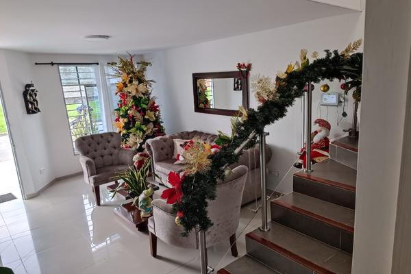 CASA UNIFAMILIAR DE DOS PISOS EN EL ALVERNIA