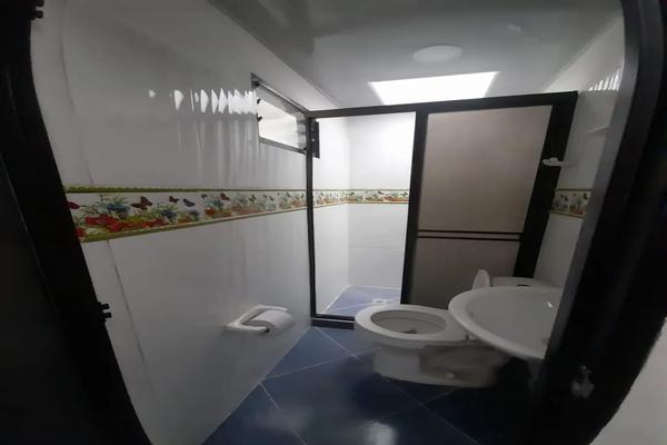 SE VENDE CASA BIFAMILIAR DOBLE RENTA EN EL BARRIO MARANDUA