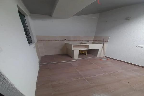 SE VENDE CASA BIFAMILIAR DOBLE RENTA EN EL BARRIO MARANDUA
