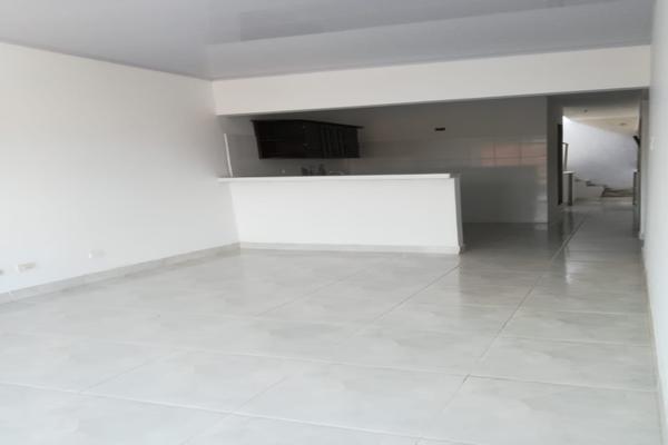 SE VENDE CASA BIFAMILIAR DOBLE RENTA EN BARRIO PRADOS DEL NORTE