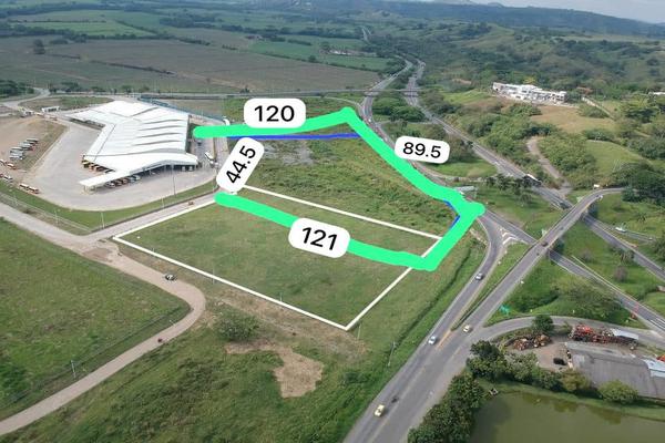 SE VENDE LOTE COMERCIAL CERCA A LA NUEVA TERMINAL DE TRANSPORTES