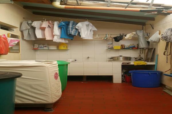 POR LA 30 SE VENDE CASA MULTIFAMILIAR