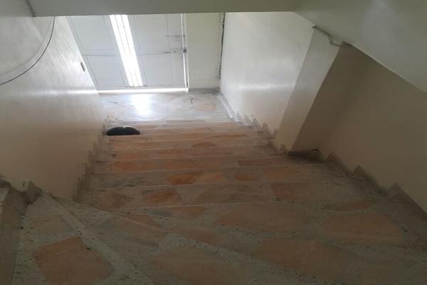 POR LA 30 SE VENDE CASA MULTIFAMILIAR