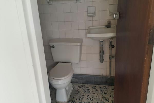 CENTRO SE VENDE LOCAL COMERCIAL