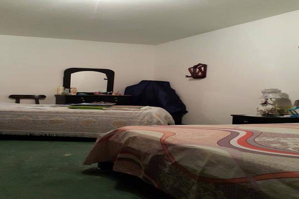 BARRIO SAN BENITO, SE VENDE CASA BIFAMILIAR