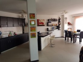 SE VENDE O SE PERMUTA PROPIEDAD MULTIFAMILIAR EN EL CONDOR 2.