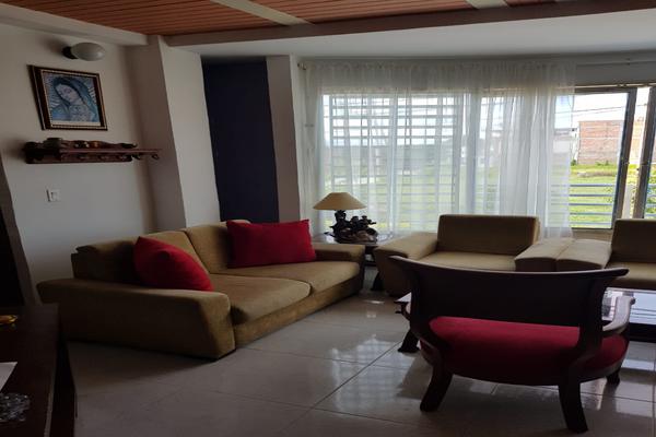 SE VENDE O SE PERMUTA PROPIEDAD MULTIFAMILIAR EN EL CONDOR 2.